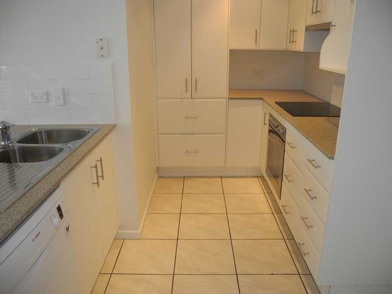 Unit/4/8a Wyndham Avenue, Boyne Island QLD 4680
