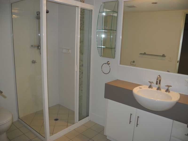 Unit/4/8a Wyndham Avenue, Boyne Island QLD 4680