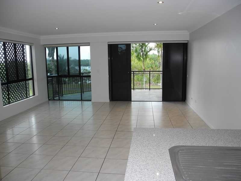 Unit/4/8a Wyndham Avenue, Boyne Island QLD 4680