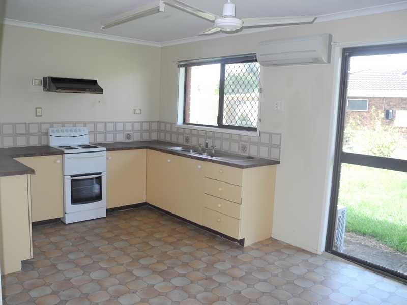 3 Hickman Street, Bororen QLD 4678