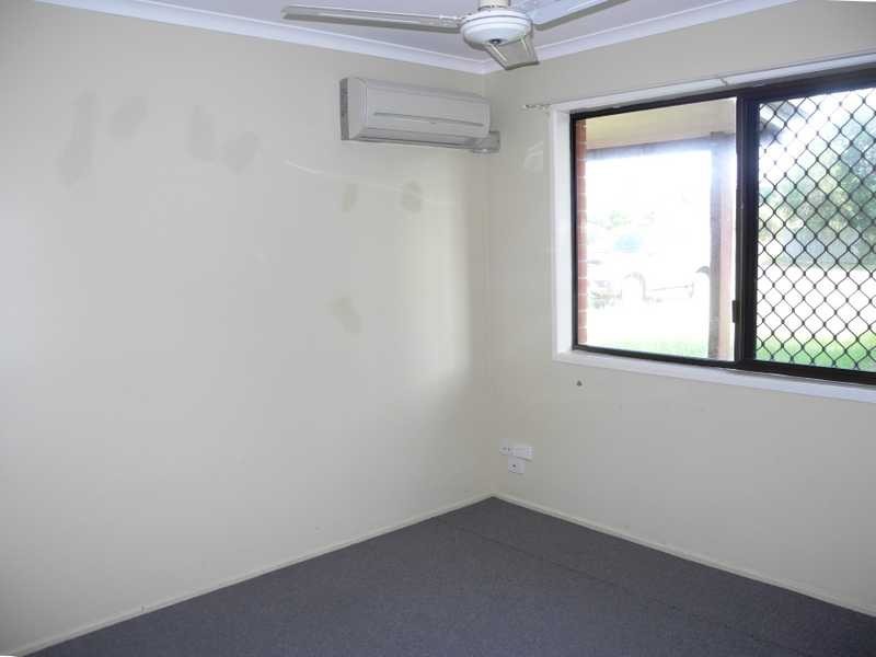 3 Hickman Street, Bororen QLD 4678