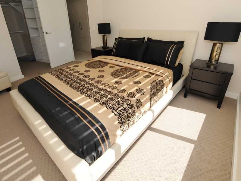 Unit 5/2 The Promenade, Boyne Island QLD 4680