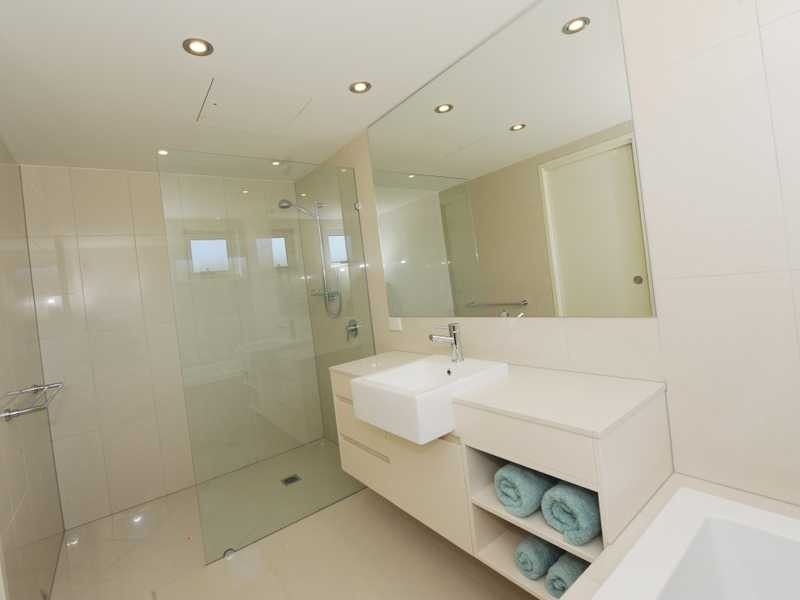 Unit 10/2 The Promenade, Boyne Island QLD 4680