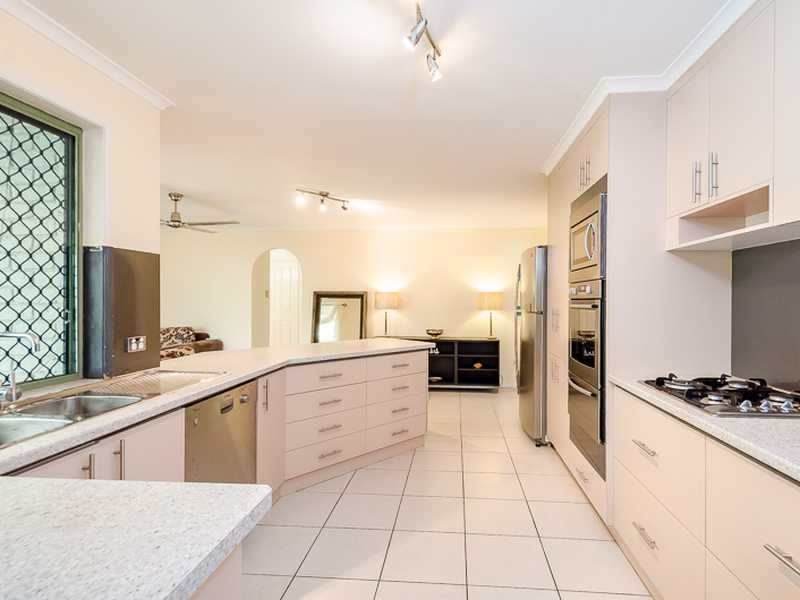 4 Golden Avenue, Tannum Sands QLD 4680