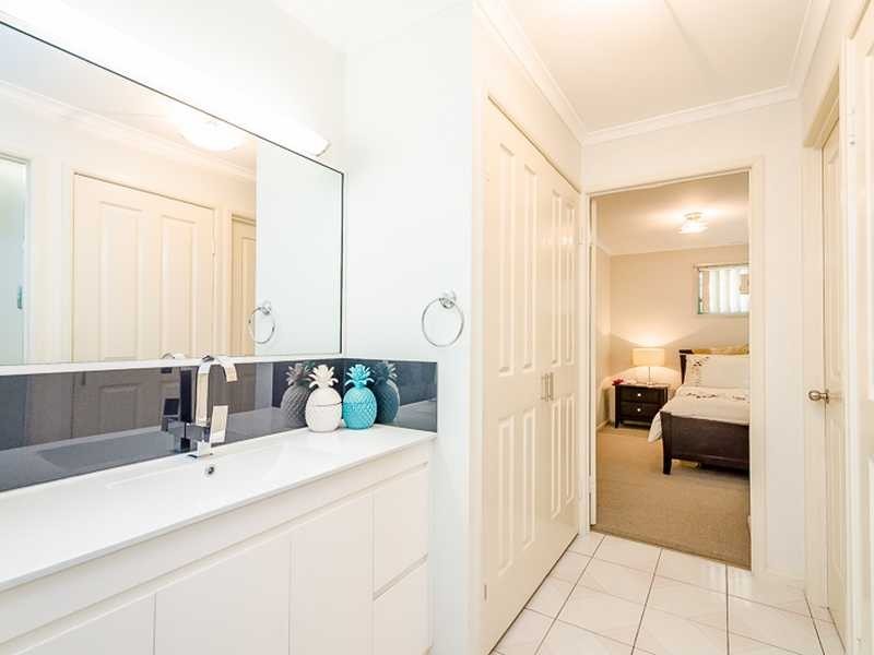 4 Golden Avenue, Tannum Sands QLD 4680