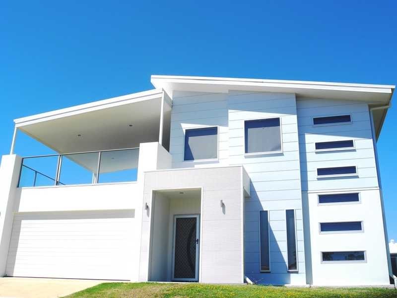 25 Lighthouse Drive, Boyne Island QLD 4680