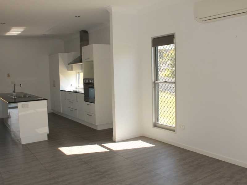 25 Lighthouse Drive, Boyne Island QLD 4680