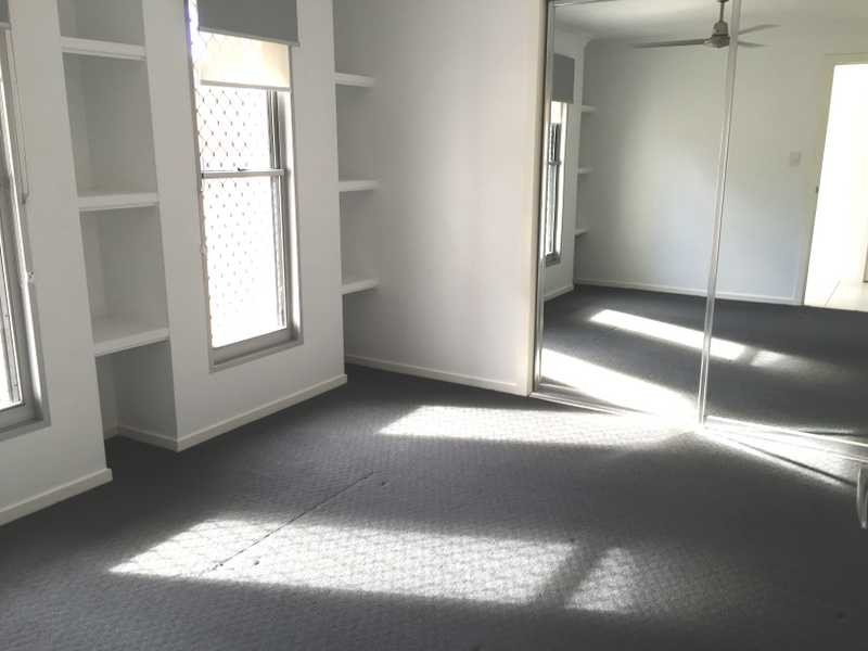 1 Wanda Drive, Boyne Island QLD 4680