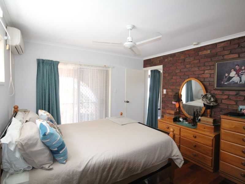 15 Sayre Crescent, Boyne Island QLD 4680