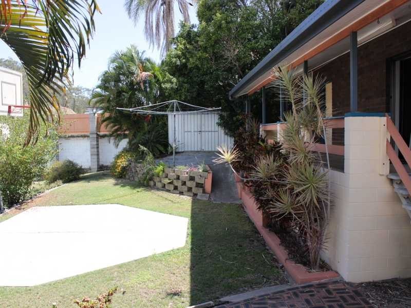 15 Sayre Crescent, Boyne Island QLD 4680