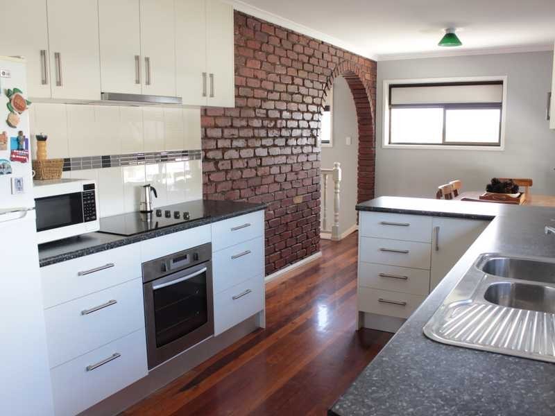 15 Sayre Crescent, Boyne Island QLD 4680