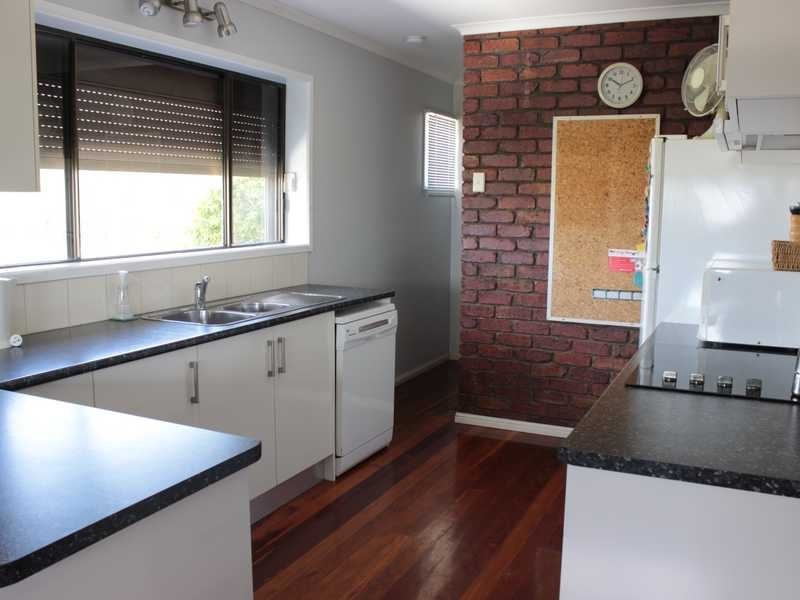 15 Sayre Crescent, Boyne Island QLD 4680