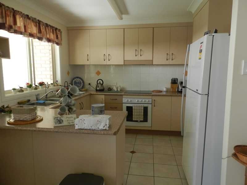 2 Banksia Street, Boyne Island QLD 4680