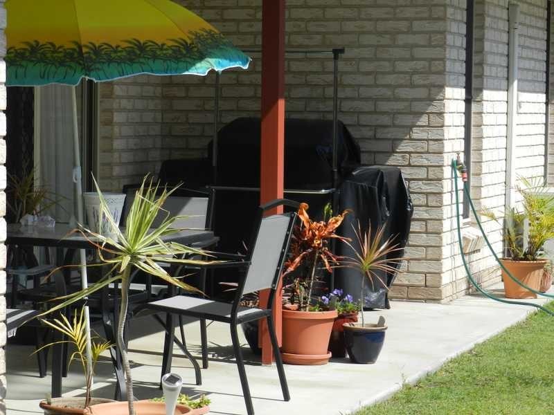 2 Banksia Street, Boyne Island QLD 4680