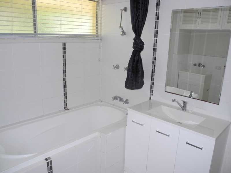 6 Alexander Street, Boyne Island QLD 4680