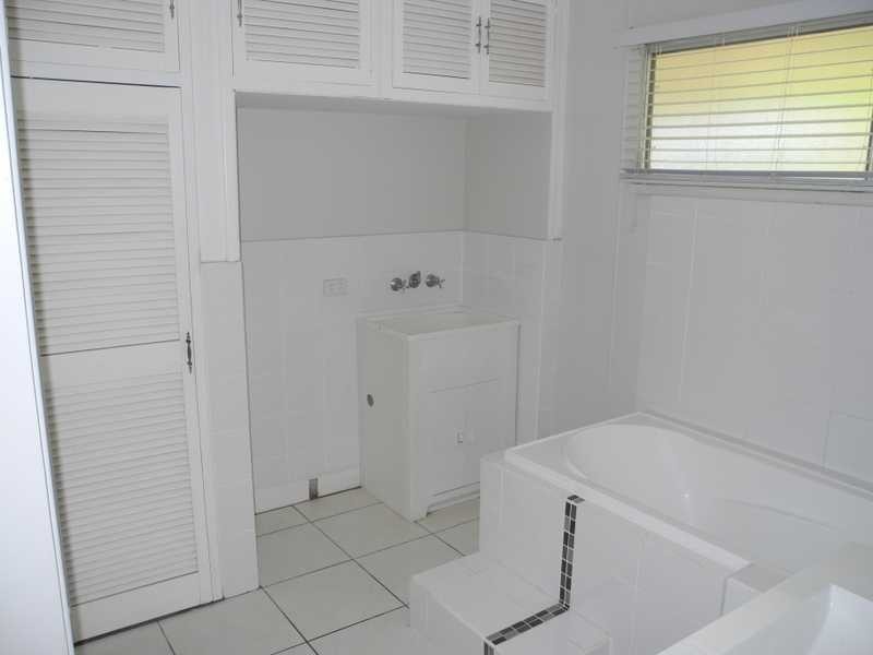 6 Alexander Street, Boyne Island QLD 4680