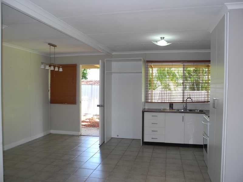 6 Alexander Street, Boyne Island QLD 4680