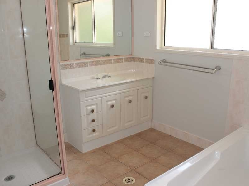 13 Curtis Avenue, Boyne Island QLD 4680