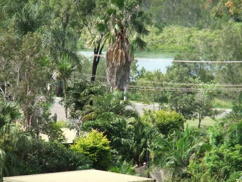 25 Marina Avenue, Boyne Island QLD 4680