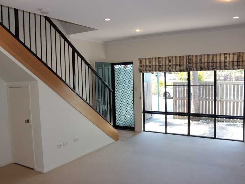 Unit/2/65 Langdon Street, Tannum Sands QLD 4680