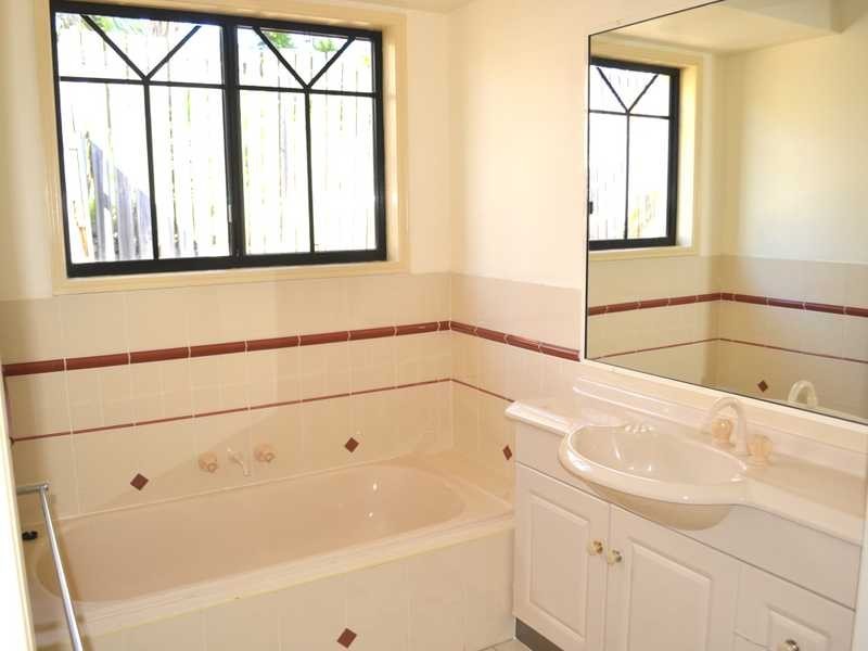 82 Hampton Drive, Tannum Sands QLD 4680