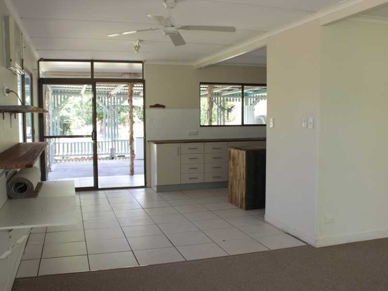 25 Martin Street, Bororen QLD 4678