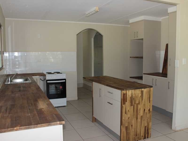 25 Martin Street, Bororen QLD 4678