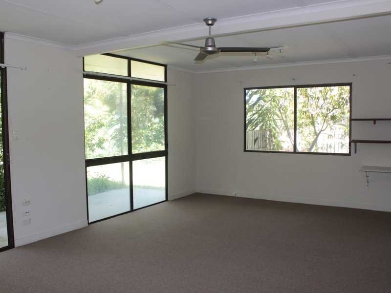 25 Martin Street, Bororen QLD 4678