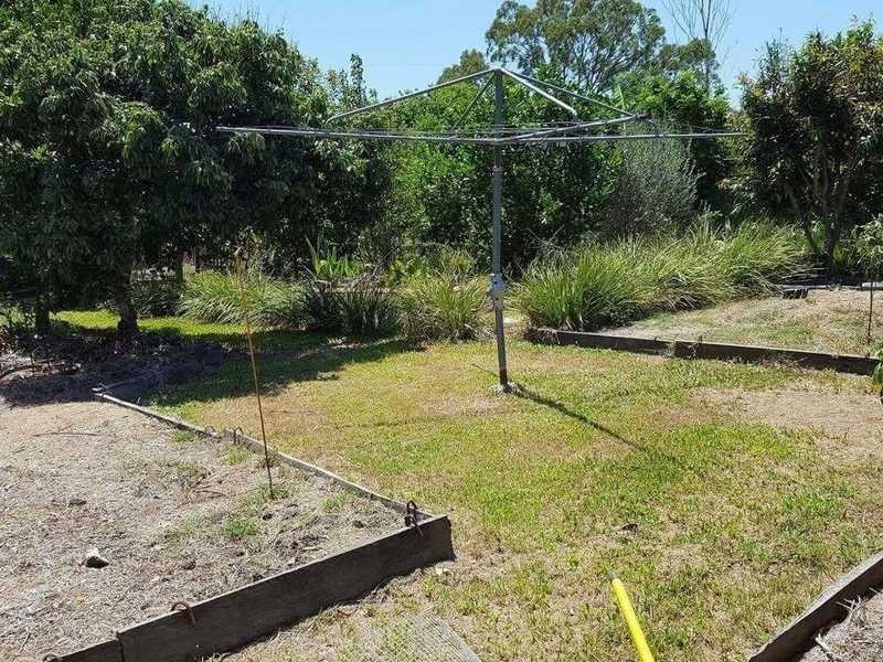 25 Martin Street, Bororen QLD 4678