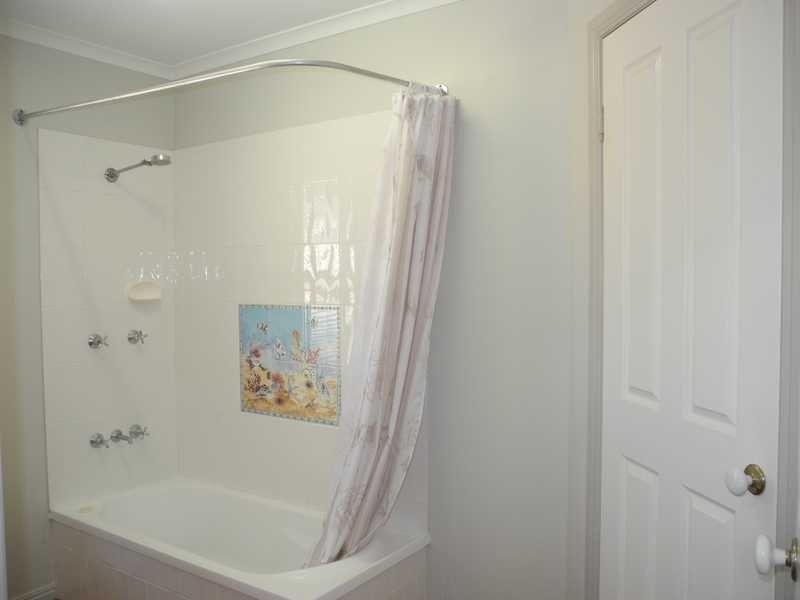 23 Crest Avenue, Boyne Island QLD 4680