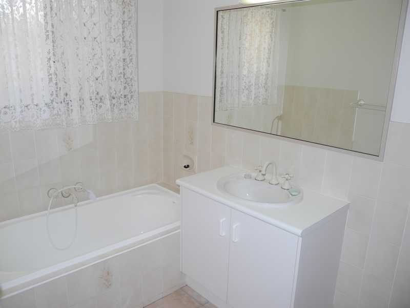 5 Minya Close, Boyne Island QLD 4680