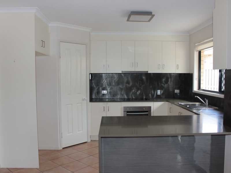 41 Curtis Avenue, Boyne Island QLD 4680