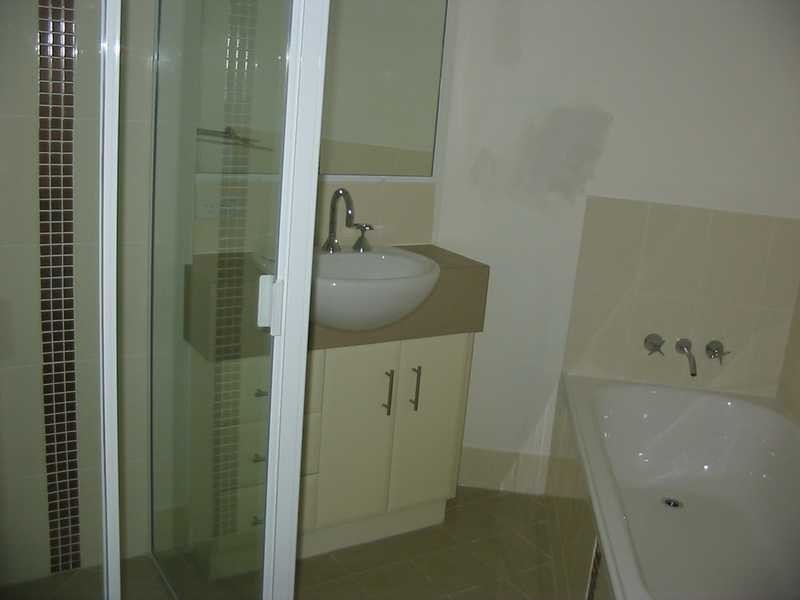 Unit 8/8A Wyndham Avenue, Boyne Island QLD 4680