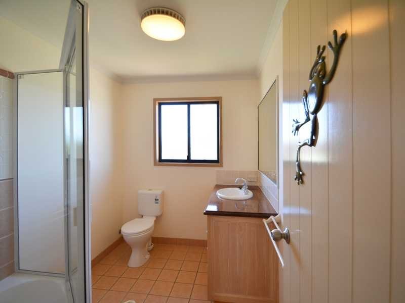 25 Sayre Crescent, Boyne Island QLD 4680