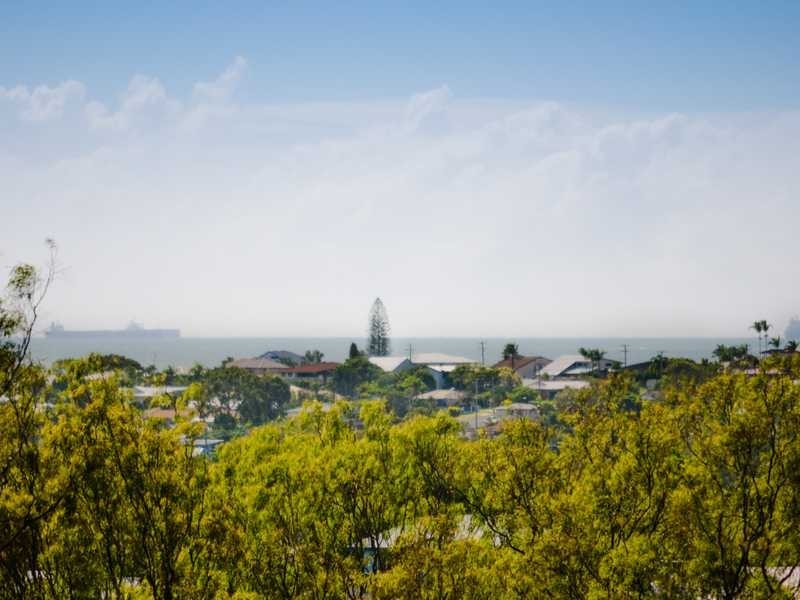 25 Sayre Crescent, Boyne Island QLD 4680