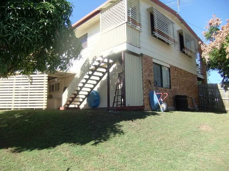 11 Marina Avenue, Boyne Island QLD 4680