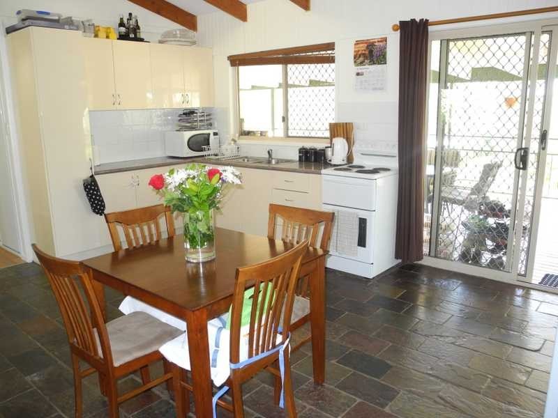 9 Helen Crescent, Wurdong Heights QLD 4680