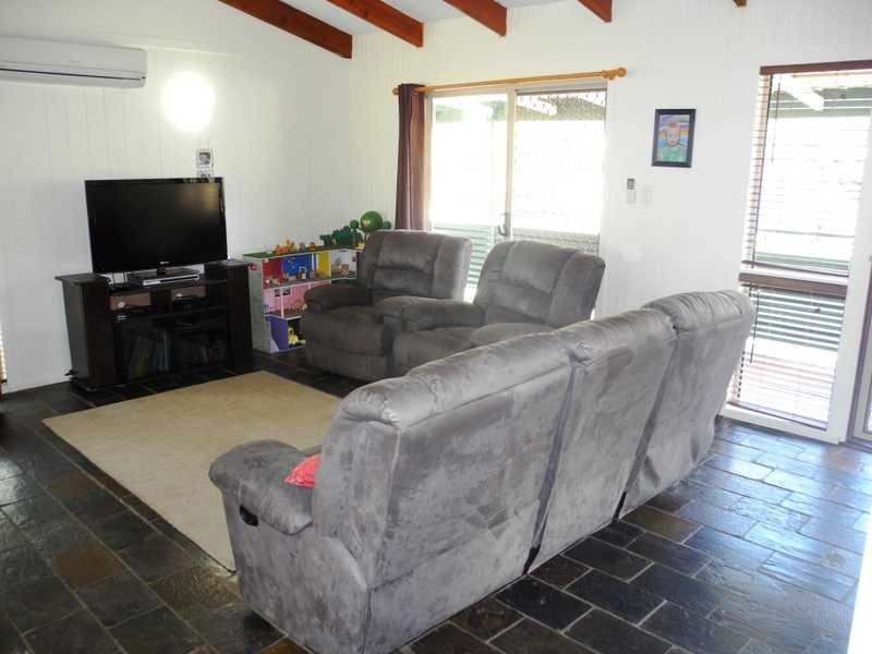 9 Helen Crescent, Wurdong Heights QLD 4680