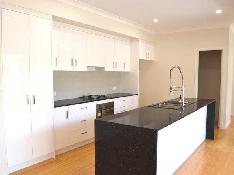 27 Marina Avenue, Boyne Island QLD 4680