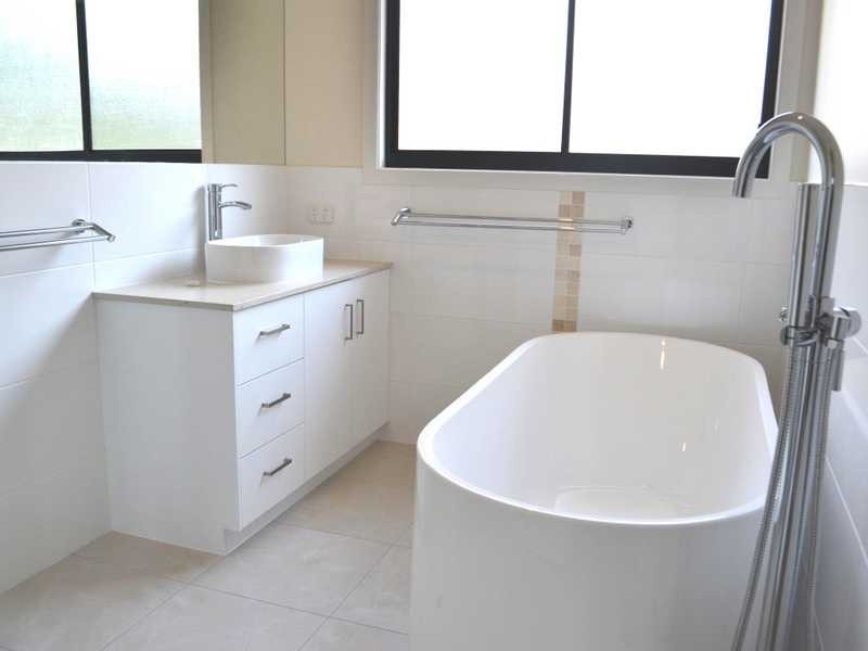 27 Marina Avenue, Boyne Island QLD 4680