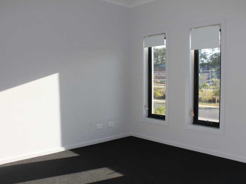 28 Caulder Esplanade, Boyne Island QLD 4680