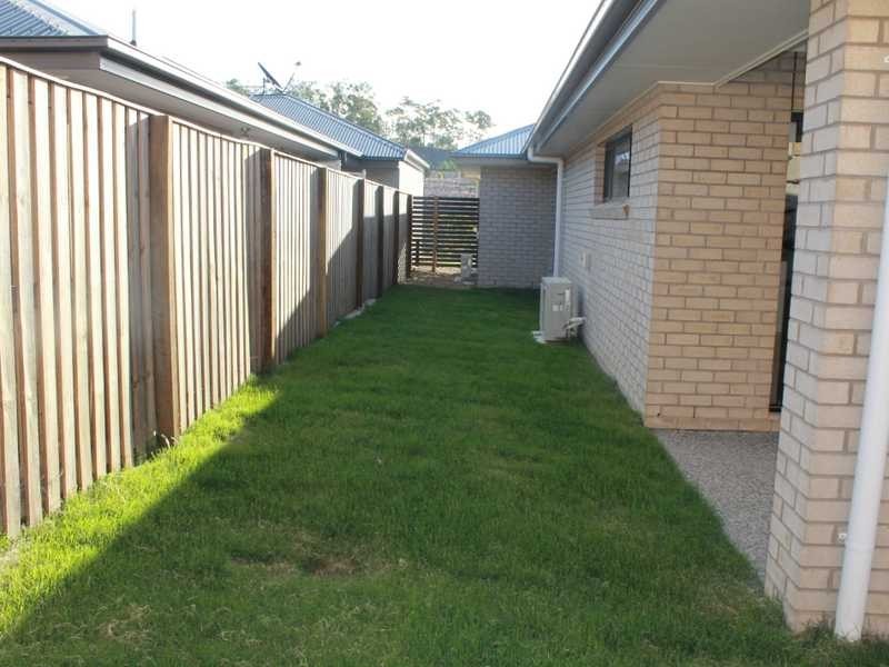 28 Caulder Esplanade, Boyne Island QLD 4680