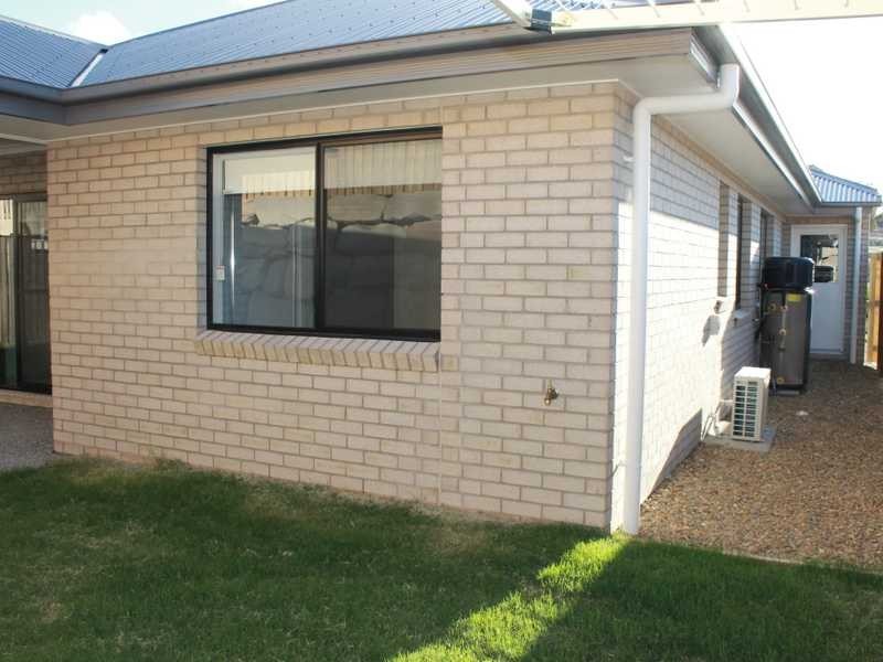 28 Caulder Esplanade, Boyne Island QLD 4680