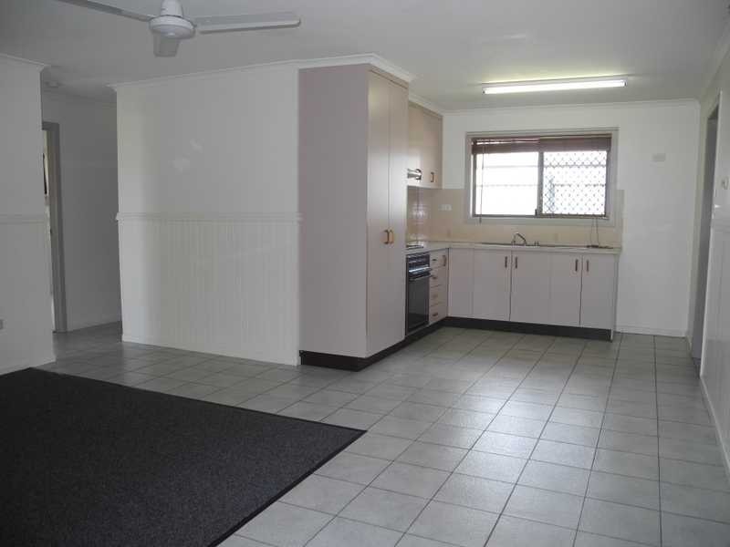 1/33 Centenary Drive, Boyne Island QLD 4680