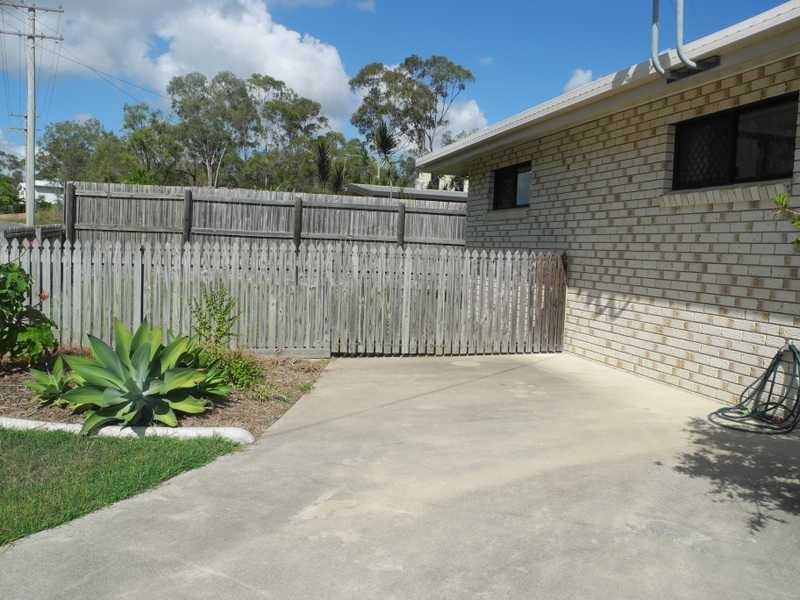 1/33 Centenary Drive, Boyne Island QLD 4680