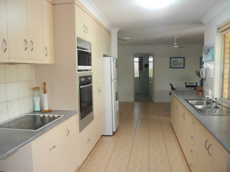 12 Geoffrey Thomas Drive, Tannum Sands QLD 4680