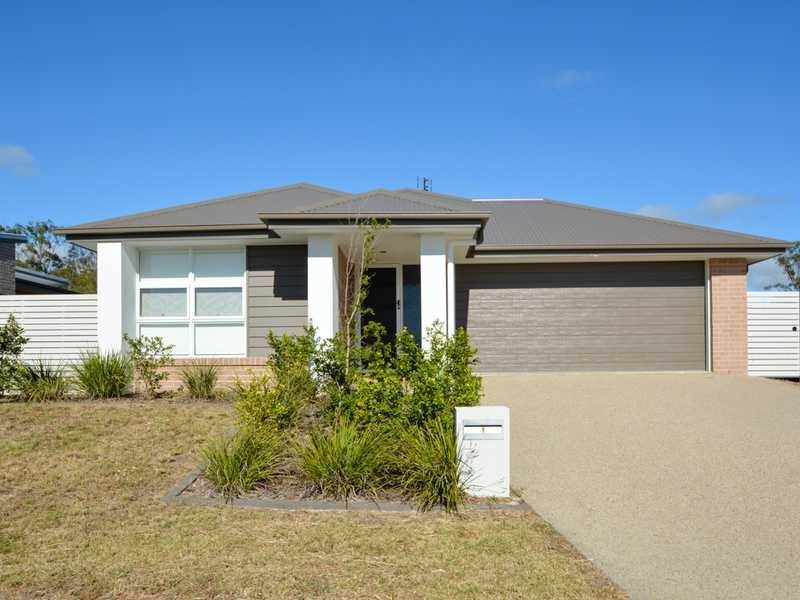 9 Lenthall Street, Boyne Island QLD 4680