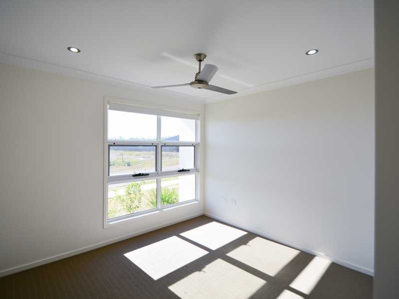 9 Lenthall Street, Boyne Island QLD 4680