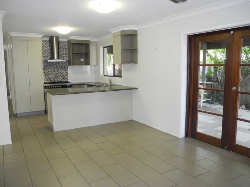 2 Polmaise Street, Boyne Island QLD 4680