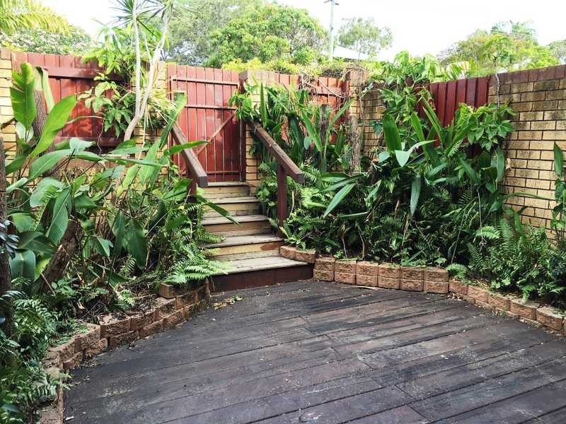 Unit 2/26 Beach Avenue, Tannum Sands QLD 4680